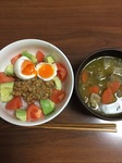 アボカドトマト納豆半熟卵丼