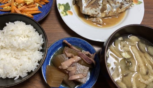 在宅勤務ランチ　サバ味噌煮の献立