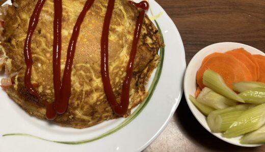 チーズ入りオムライスでランチ