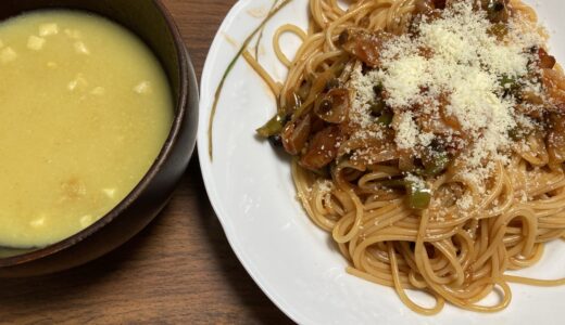 ケチャップとトンカツソースで作るナポリタンでランチ