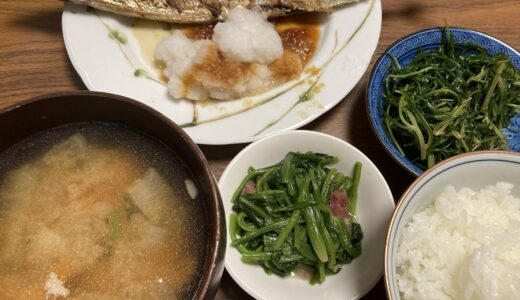 さんまの塩焼き定食風　おかひじきの辛子醤油和えは歯応え良し